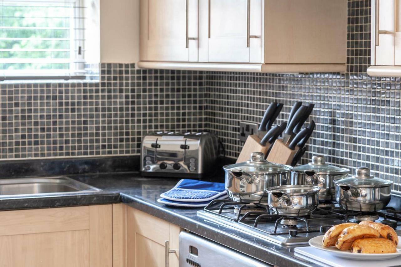 4 Bed Home, Driveway Parking Ideally Located In Latchford, Warrington - Executive St Marys House Exterior photo