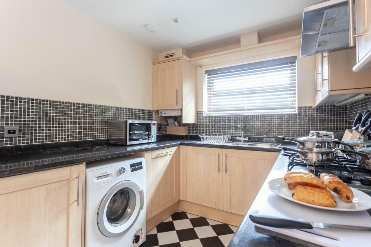 4 Bed Home, Driveway Parking Ideally Located In Latchford, Warrington - Executive St Marys House Exterior photo