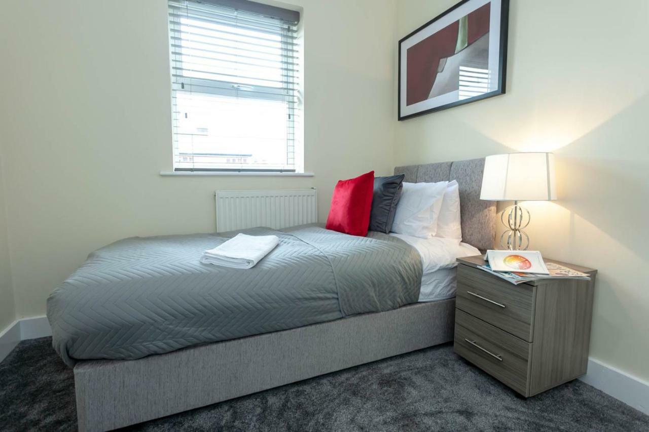 4 Bed Home, Driveway Parking Ideally Located In Latchford, Warrington - Executive St Marys House Exterior photo